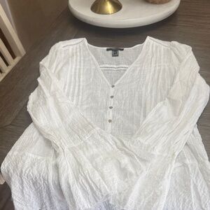Forever 21 White Lightweight Button-Front Blouse